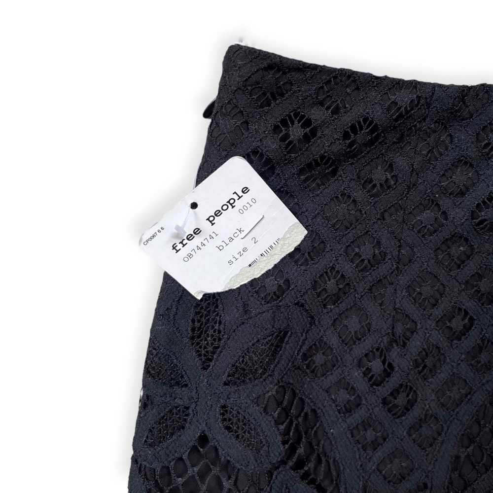NWT Free People “Dreamy Days” Black Lace Mini Skirt., sz 2 - Picture 7 of 9